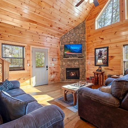 Bobcat Den By Eden Crest Villa Гетлинбург Екстериор снимка