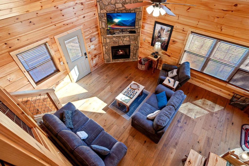 Bobcat Den By Eden Crest Villa Гетлинбург Екстериор снимка
