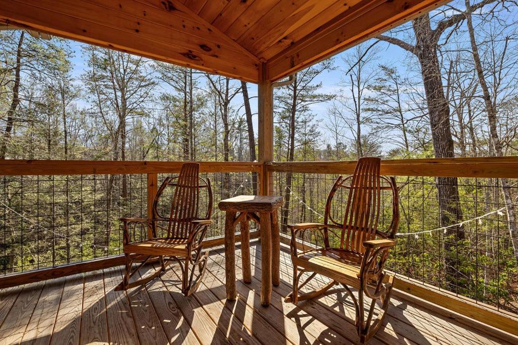 Bobcat Den By Eden Crest Villa Гетлинбург Екстериор снимка