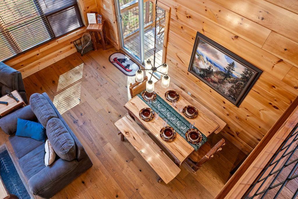 Bobcat Den By Eden Crest Villa Гетлинбург Екстериор снимка