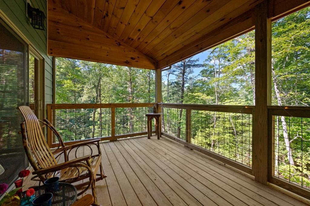 Bobcat Den By Eden Crest Villa Гетлинбург Екстериор снимка