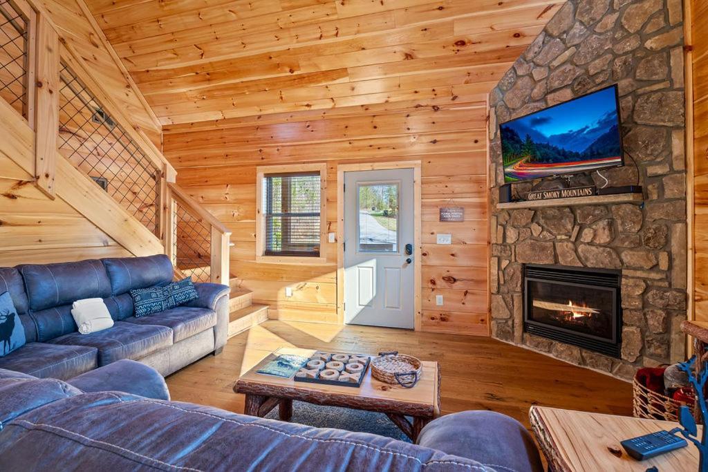 Bobcat Den By Eden Crest Villa Гетлинбург Екстериор снимка