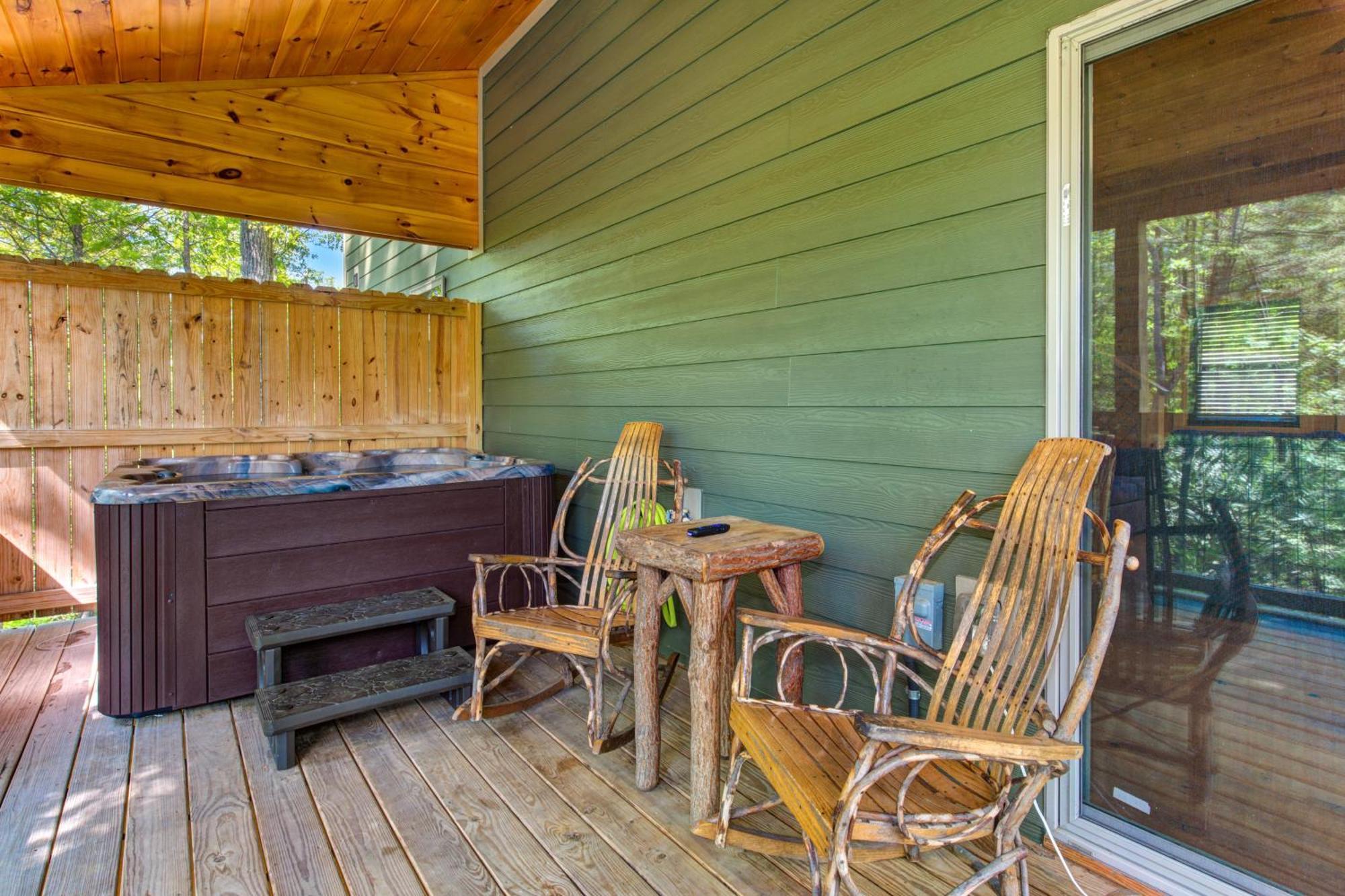 Bobcat Den By Eden Crest Villa Гетлинбург Екстериор снимка